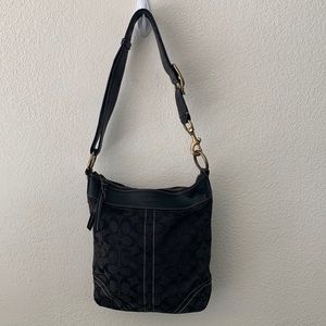 Vintage Coach signature black canvas and leather crossbody bucket bag F06M-104